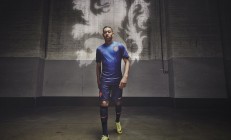 卫冕冠军新星经典对决（卫冕冠军夺冠）